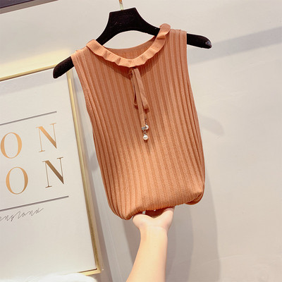 Női felső O-nyakkal, különböző színekben