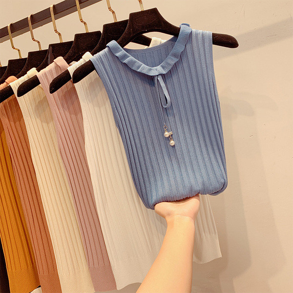 Női felső O-nyakkal, különböző színekben