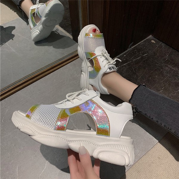 Sport és alkalmi női fűzős szandál két színben