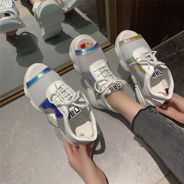 Sport és alkalmi női fűzős szandál két színben