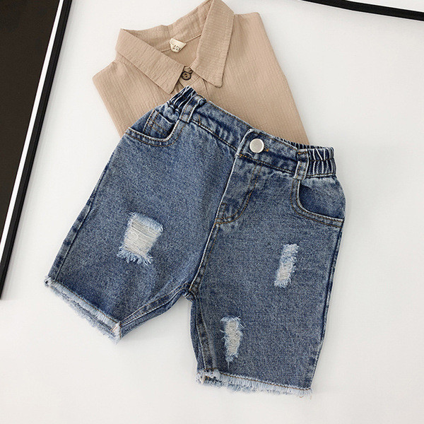Gyerek rövid farmernadrág szakadt motívumokkal és gombbal fiúknak