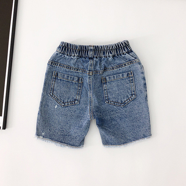 Gyerek rövid farmernadrág szakadt motívumokkal és gombbal fiúknak
