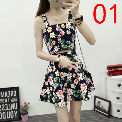 Aktuális női kétrészes szett virágmintával