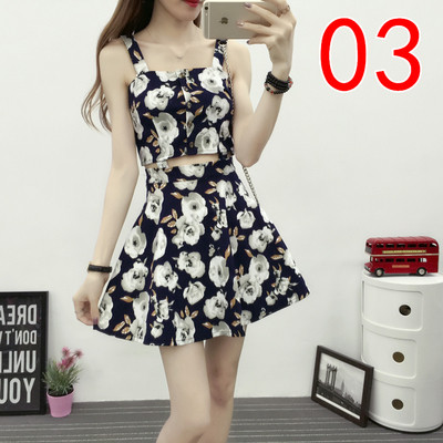 Aktuális női kétrészes szett virágmintával