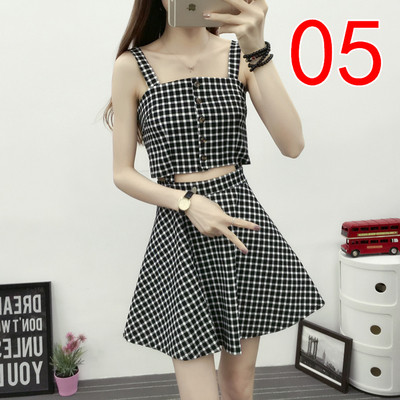 Aktuális női kétrészes szett virágmintával