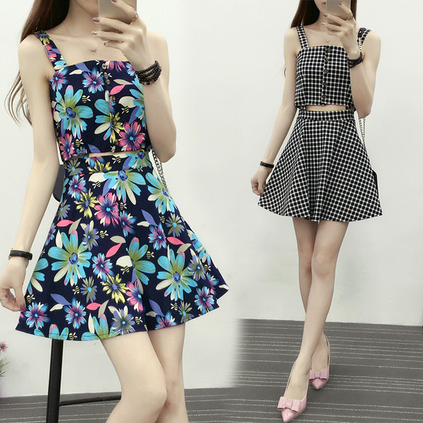 Aktuális női kétrészes szett virágmintával