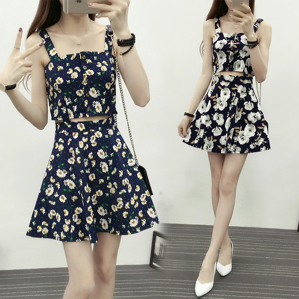 Aktuális női kétrészes szett virágmintával