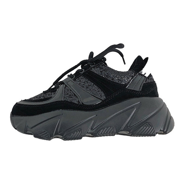 Μοντέρνα γυναικεία αθλητικά παπούτσιαμε σκληρή σόλα σε μαύρο και γκρι χρώμα