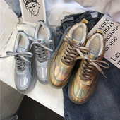 Alkalmi női tornacipők új modellje arany és ezüst színben