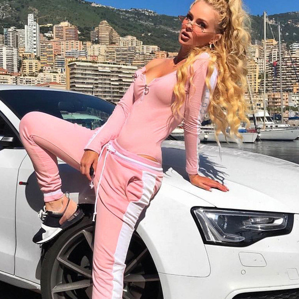 Napi női test rózsaszín cipzárral