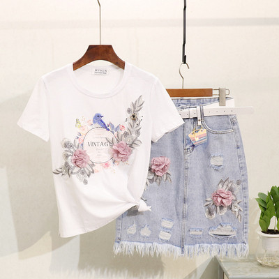 Naprakész női szett pólóval és farmerszoknyával 3D elemekkel több színben