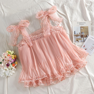 Női felső csipkével, három színben