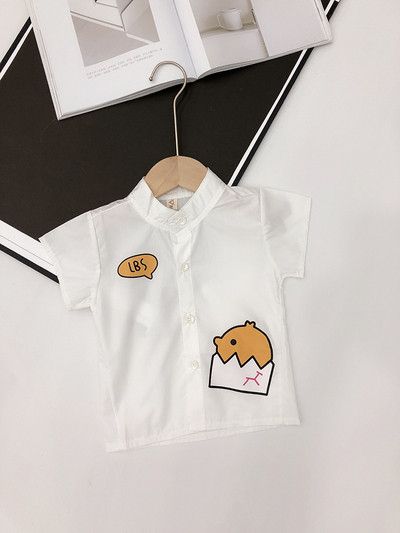 Модерна детска риза за момчета в бял и син цвят с апликация