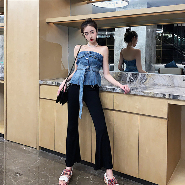 Női farmer mellszobor világos és sötét színekben