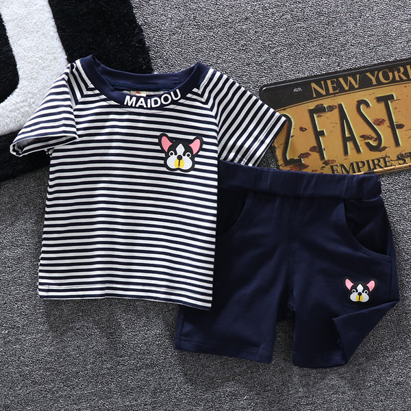 Modern gyerekkészlet fekete és barna színben fiúknak