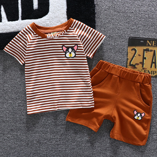 Modern gyerekkészlet fekete és barna színben fiúknak