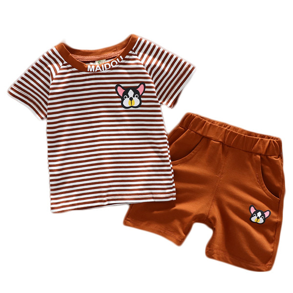 Modern gyerekkészlet fekete és barna színben fiúknak