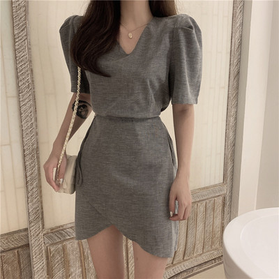 Modern női ruha rövid ujjal, két színben