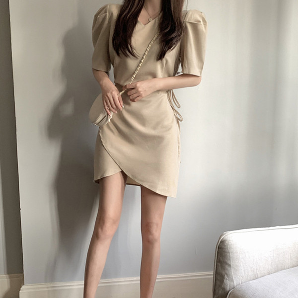 Modern női ruha rövid ujjal, két színben