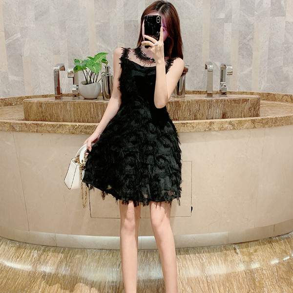 Model elegant de rochie de dama in roz si negru