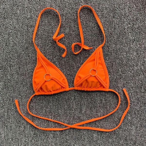 Kétrészes női fürdőruha háromszög alakú felsőrésszel és fém elemekkel narancssárga színben