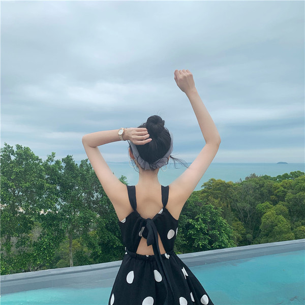 Modern női pöttyös ruha két színben