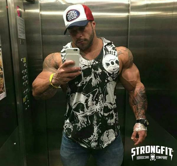 Színes férfi felső, kapucnival, két színben