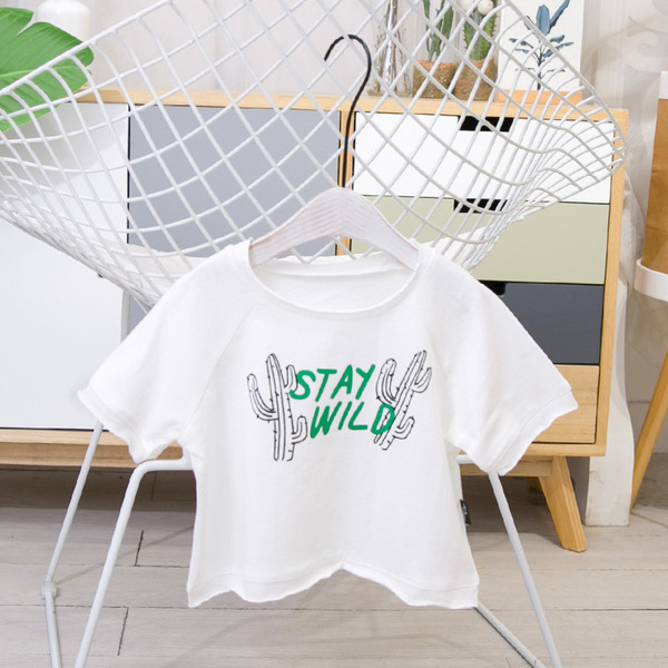 Alkalmi gyerek póló fiúknak fehér színben, rátéttel