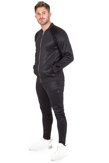 Спортно-ежедневен мъжки комплект включващ суичър и панталон в два модела