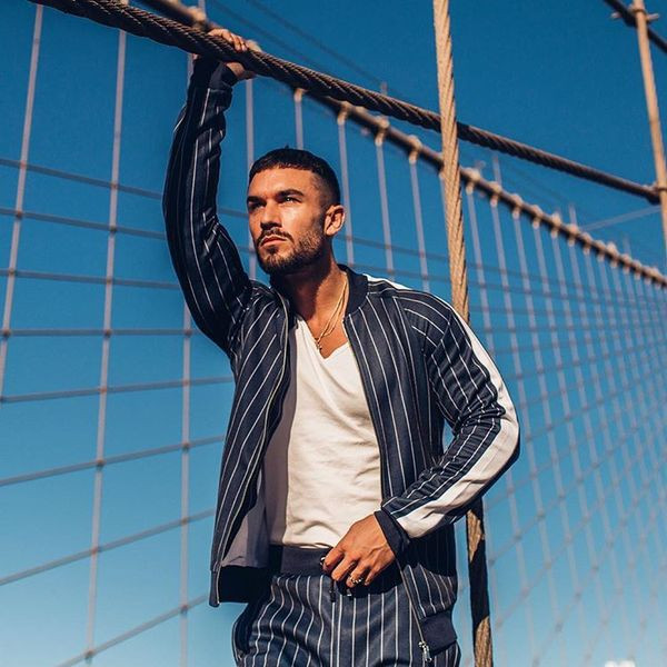 Set sport-casual pentru bărbați care include hanorac și pantaloni în două modele