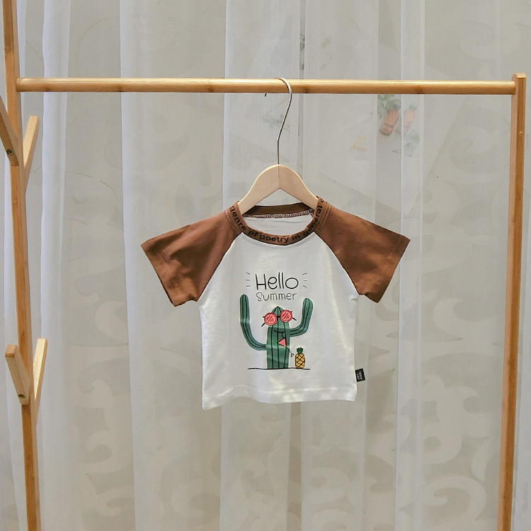 Gyerek póló rátéttel és O-nyakú fiúknak