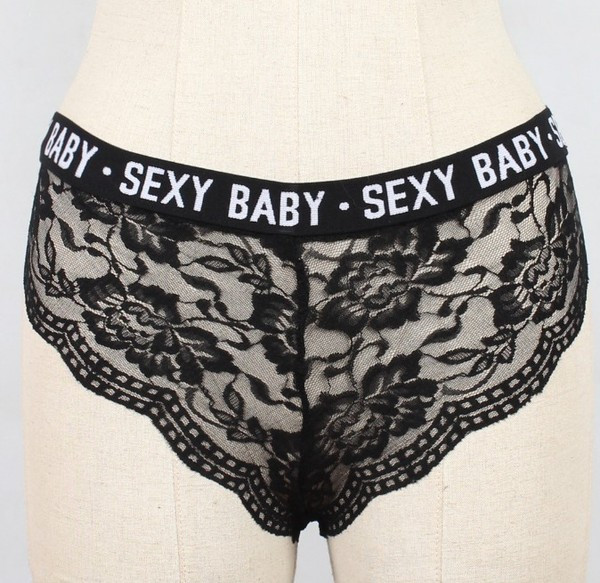 Női csipke bikini fekete-fehér felirattal