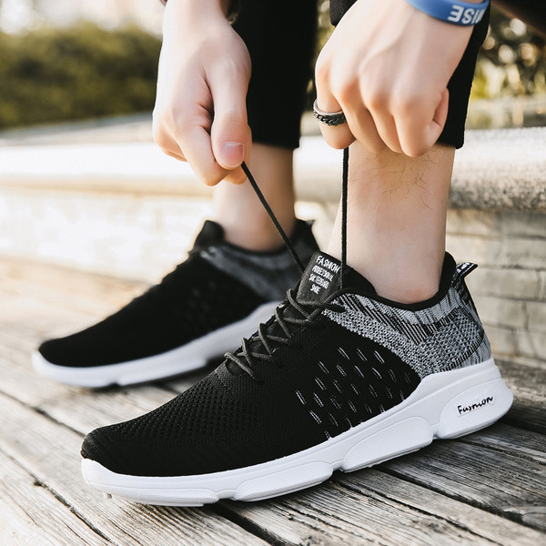 Férfi sportcipő vastag talppal, két színben