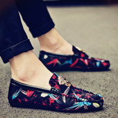 Стилни мъжки мокасини с метален елемент в два цвята