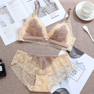 Finom kétrészes fehérnemű csipkével több színben