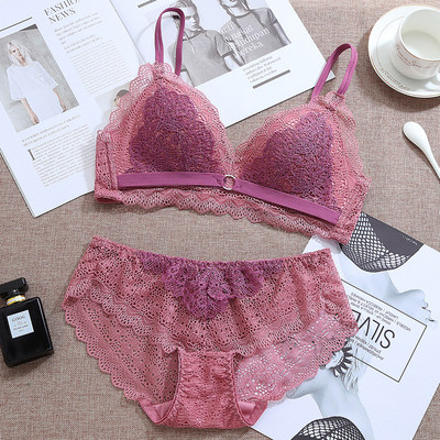 Finom kétrészes fehérnemű csipkével több színben