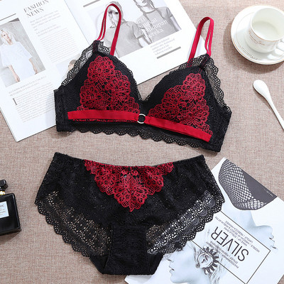 Finom kétrészes fehérnemű csipkével több színben