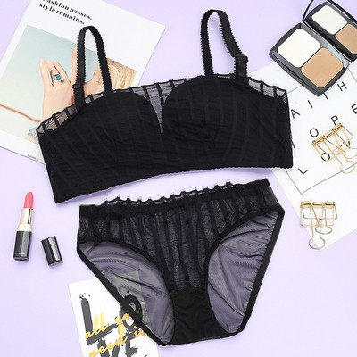 Stílusos női fehérnemű szett két részből, fekete-fehér színben