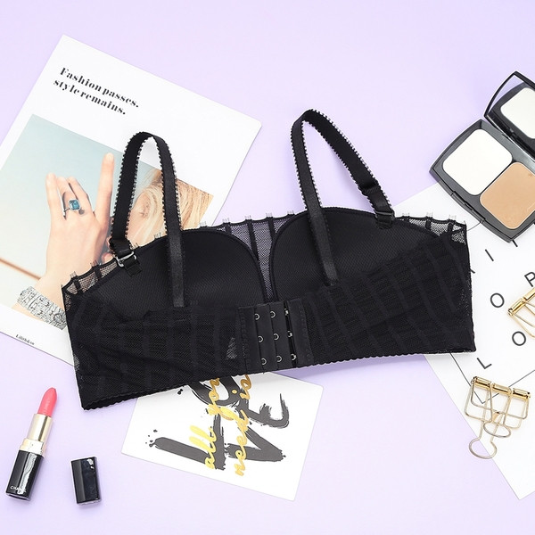 Stílusos női fehérnemű szett két részből, fekete-fehér színben