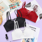 Lenjerie intimă din două piese, cu dantelă și legături încrucișate în mai multe culori