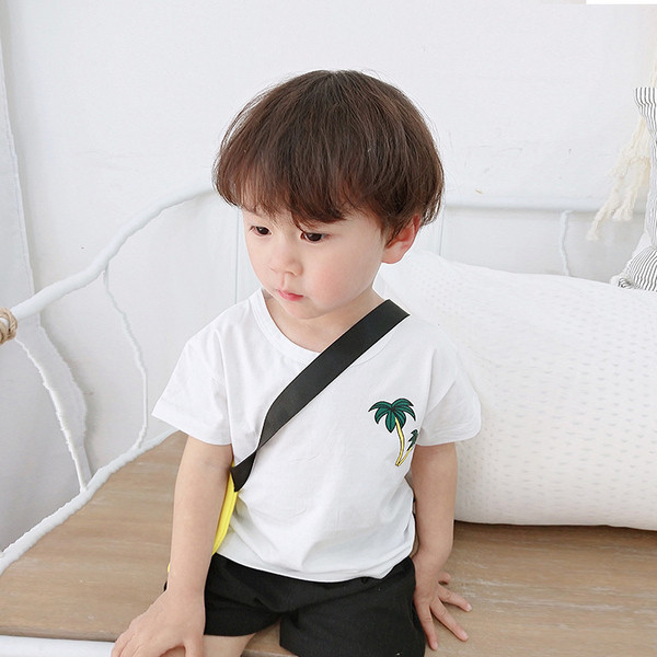 Tricou pentru copii alb și verde cu aplicație-pentru băieți