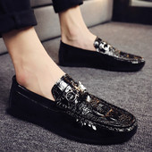 Mocasini eleganti pentru barbati intr-un element metalic