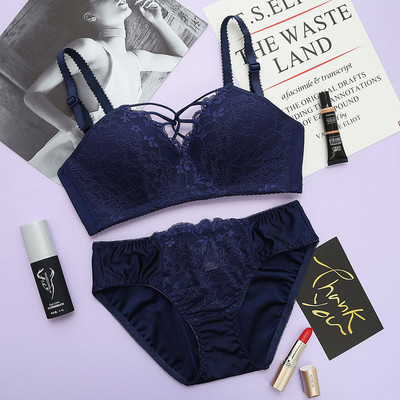 Stílusos női kétrészes szett csipkével és nyakkendővel több színben