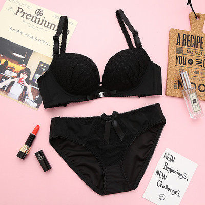 Kétrészes fehérnemű szett csipkével több színben