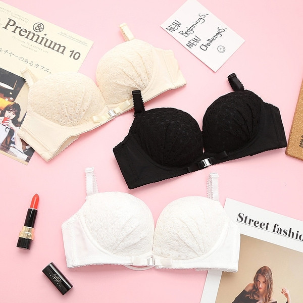 Kétrészes fehérnemű szett csipkével több színben