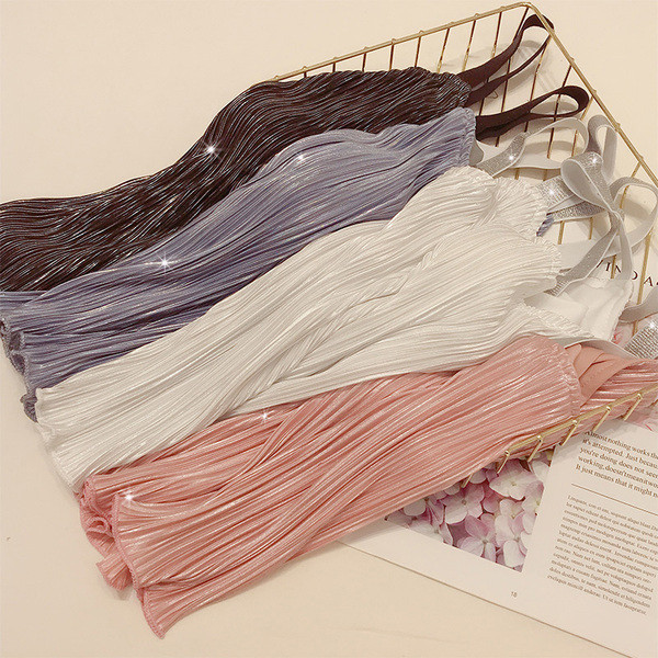 Stílusos női felső négy színben és pántban