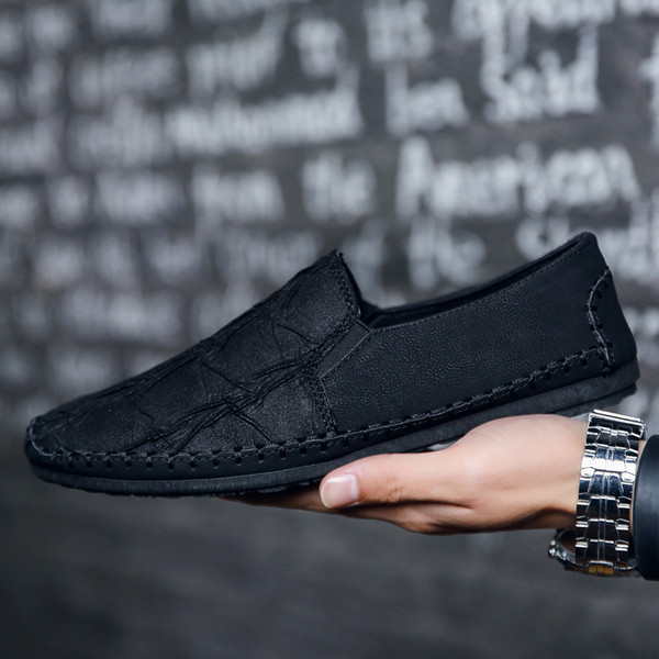 Alkalmi férfi mokaszinok két színben