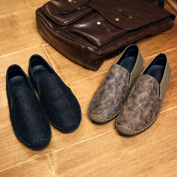 Alkalmi férfi mokaszinok két színben