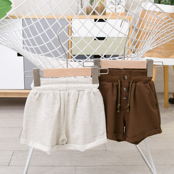 Gyermek rövidnadrág fehér és barna színben fiúknak