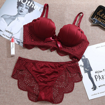 Új kétrészes fehérnemű szett csipkével több színben